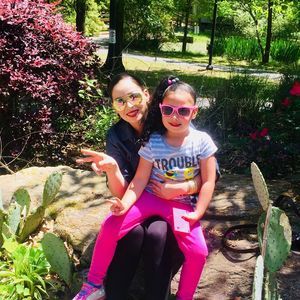 Meet your Posher, Lakara